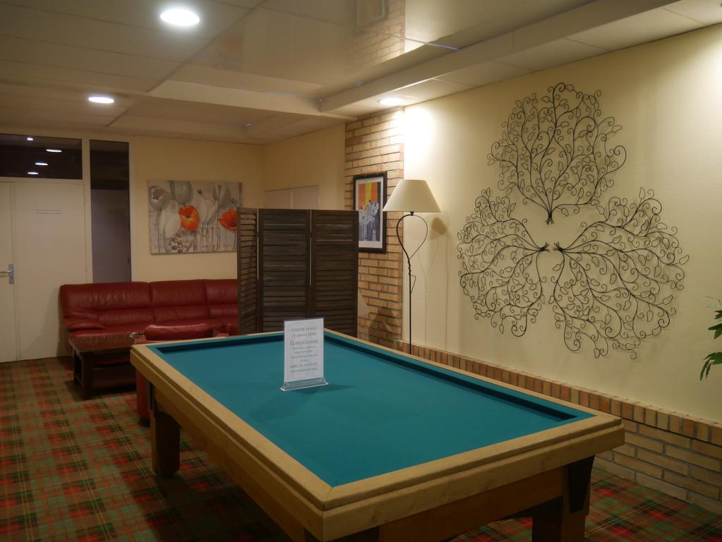 Hotel & Restaurant Le Cardinal Poix-de-Picardie Kültér fotó