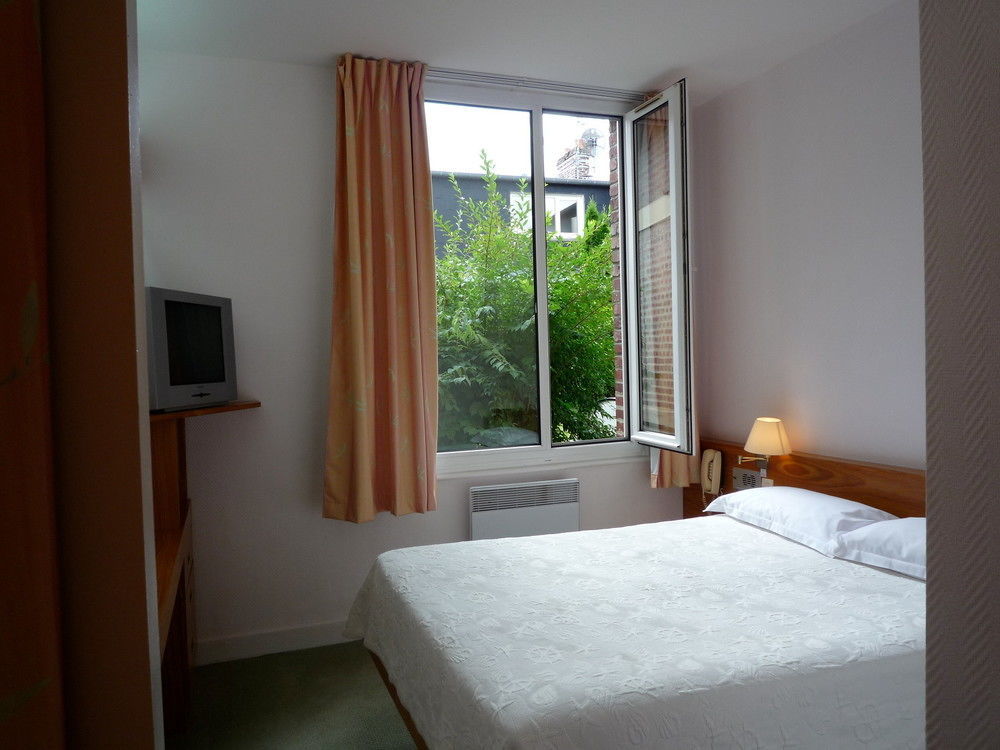Hotel & Restaurant Le Cardinal Poix-de-Picardie Kültér fotó