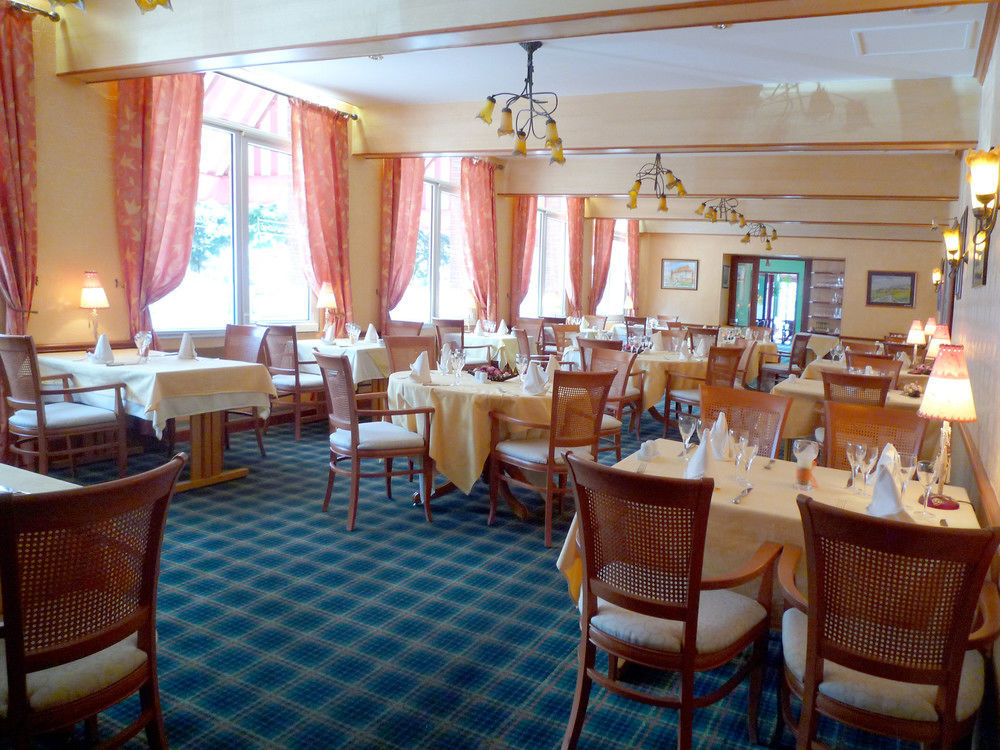 Hotel & Restaurant Le Cardinal Poix-de-Picardie Kültér fotó