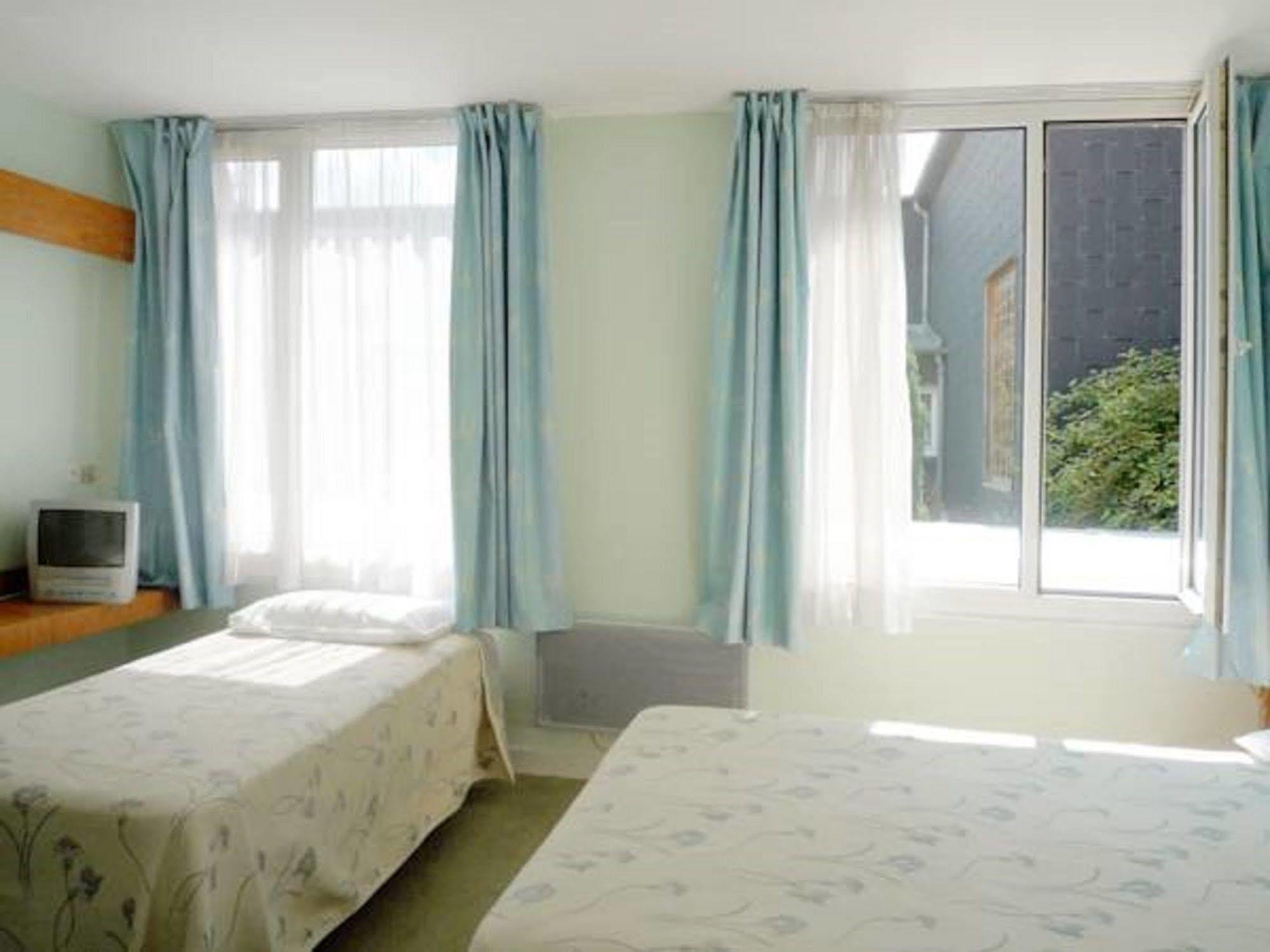 Hotel & Restaurant Le Cardinal Poix-de-Picardie Kültér fotó